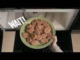 Sometimes you want the convenience of the microwave, but don't want to sacrifice the taste you get when you cook it in the oven. Best Way To Cook Frozen Chicken Nuggets Youtube