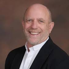 Find Your Voice, Save Your Life: Transcendent Men, Real Stories: 4 :  Leeder, Dianna: Amazon.com.au: Books