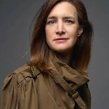 Vanavond een wat weemoedige aflevering van Volgspot op NPO Radio 5 . Na  acht jaar nemen we vanavond afscheid van Ton Den Boon , de hoofdredacteur  van het Van Dale Groot Woordenboek