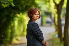 Pentru a răspunde la o întrebare trebuie să ai cont pe tpu.ro. Interviu Diana Cavallioti Protagonista In Filmul 5 Minute Cred Ca Putem Supravietui Ajutandu Ne Unii Pe Altii Sa Existam