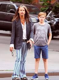 Steven Tyler:- "Khi tôi lớn hơn, tôi nghĩ phần tuyệt nhất của cuộc đời tôi  đã qua... Sau đó lần đầu tiên tôi được bế cháu trai và nhận ra phần tuyệt