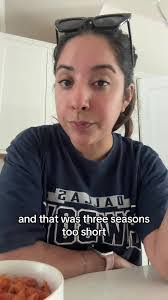 Eileen Bernal's Instagram, Twitter & Facebook