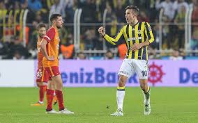 Nicht nur im fußball sondern auch in den anderen sportarten gehört fenerbahce zu den besten türkischen clubs. Galatasaray Fenerbahce Istanbul Derby Der Versager Oddset Wetten