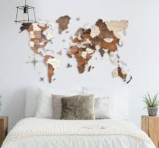Drapeaux De Carte Du Monde En Bois Pins Rustique Decor De Etsy In 2021 World Map Decor Wood World Map Globe Decor