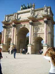 Poczuj magiczną atmosferę jednego z hoteli sieci accor oraz partnerów w mieście paryż w pobliżu atrakcji turystycznej łuk triumfalny. Luki Triumfalne W Europie