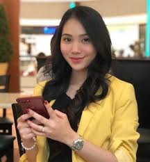 Qisya diminta menjadi pengasuh sementara kepada cucu puan fatma, hafiey. Suamiku Paling Sweet Episod 19