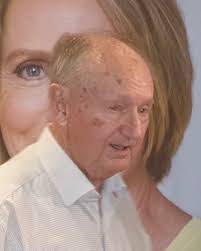 Ian Macphee's Instagram, Twitter & Facebook