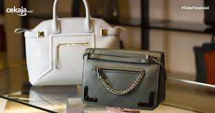 Gucci juga merupakan tas import semi premium yang cukup banyak menarik perhatian konsumen wanita di indonesia. 6 Tas Branded Pilihan Terbaik Kaum Wanita
