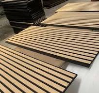 Commercio all'ingrosso della fabbrica di poliestere pannelli acustici  fonoassorbenti wallboard pannelli in feltro 3D doghe in legno Akupanel  music hall Bar