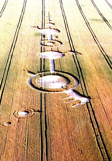 Crop circle mysteriously appears near grave of Led Zeppelin drummer | Metro  News