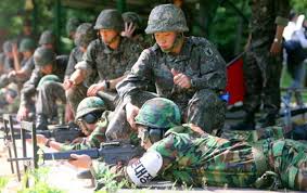 무장공비(武裝共匪)의 공세와 대남 유격에 대처 및 지역 방위 체제를 확립하기 위하여 조직되었으며. ì˜ˆë¹„êµ°í›ˆë ¨ 1ë…„ ì¶•ì†Œ í›ˆë ¨ë¹„ ì¸ìƒ