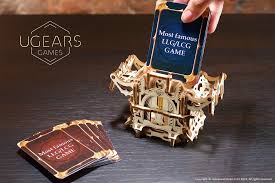 There are different card decks used in card magic & it can make a difference in your ability to perform certain tricks. Ugears Mechanisches Gerat Fur Tabletop Kartenspiele Deck Box Holzbausatz Und Puzzlebox