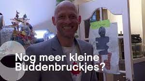 Met hetzelfde enthousiasme en dezelfde nieuwsgierigheid als een huis vol doorgrondt de geschiedenis van deze en andere huiselijke vanzelfsprekendheden aan de hand van een reis door brysons eigen huis, van. Een Huis Vol Is Terug 1 1 Een Huis Vol Youtube