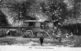 Hommage A Tous Les Camps Volants Roulottiers Nomades Gitans Manouches Bohemiens Tsiganes Romanichels Et A Leurs Chevaux Et Leurs Roulottes Hippotese Le Cheval De Travail