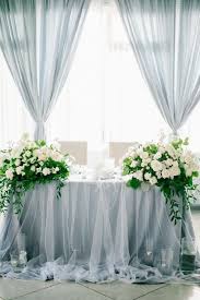 Decoration Table Des Maries Avec Voilages Decoration De Table De Mariee Decoration Table Mariage Table Des Maries