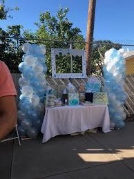 Backyard Boy Baby Shower Gift Table With Photo Frame And Tall Balloon Stands Baby Shower Planning Baby Shower Gifts For Boys Balloon Stands