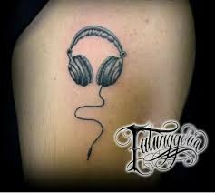 Pin By Cecilia Basurto On Tattoo Ideas Headphones Tattoo Tattoos Computer Headphones