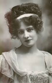 Did anyone in this group know someone called Iris Coley who lived in Elm  Terrace? Think I've got the name right. She was a friend of my auntie's.