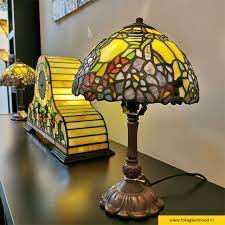 pin op tiffanylampen