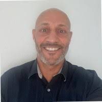 80+ perfiles de «Carluccio»