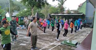 Lumajang Pendim 0821 Guna Memperkuat Sinergisitas Dan Kerjasama Antar Sesama Aparatur Forokpimcam Tempursari Melaksanakan Senam Bersa Olahraga Senam Persamaan