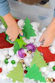 Super Simple Christmas Sensory Bin Cbc Parents Christmas Kindergarten Christmas Activities For Toddlers Preschool Christmas