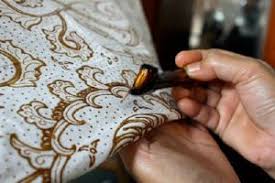 Proses pembuatan kertas mulai dari kayu sampai jadi buku karir. Daftar Lengkap Alat Dan Bahan Membatik Untuk Membuat 3 Jenis Batik Tulis Cap Dan Kombinasi