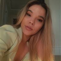 Holly Grigg's Instagram, Twitter & Facebook