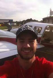 Douglas sobreviveu a queda de avião e recuperou a coragem para voar  novamente