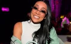 Carrie Craft's Instagram, Twitter & Facebook