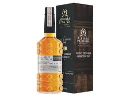 Gq relève le défi et vous emmène sur les chemins de traverse du célèbre spiritueux. Ce Whisky Canadien Est Declare Meilleur Du Monde Pour L Annee 2020 Rci Francais