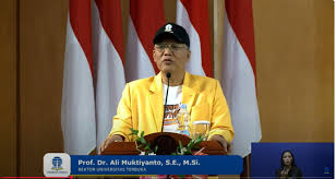 Siswa dari Kepulauan Nias dan Kota Medan Raih Juara Lomba Esai Universitas  Terbuka 2025 – Website Official UT Medan