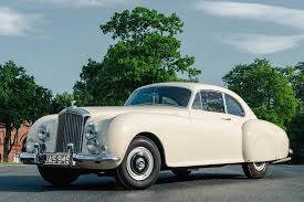 Bentley Continental GT в новом поколении стал 782-сильным гибридом