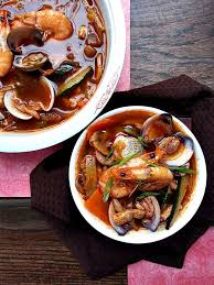 Makanan yang akan disiapkan tentunya mengandung makna, doa, dan harapan untuk tahun yang akan datang. Jjampong Spicy Seafood Noodle Soup Cherry On My Sundae Recipe Seafood Recipes Seafood Food