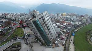 On september 21, 1999, an earthquake in taiwan killed more than 2,400 people, destroyed or damaged thousands of buildings and left an estimated 100,000 people homeless. Taiwan Earthquake Toll Rises To 9 Dead With Dozens Missing The New York Times