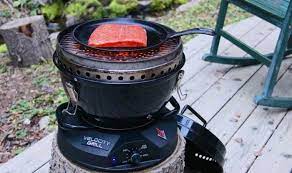 Cooking stoves, electric ovens, gas grills, barbeques, even outdoor coal grills, all have their limitations. Portable Velocity Grill Works With Solar Power Or Battery Packs
