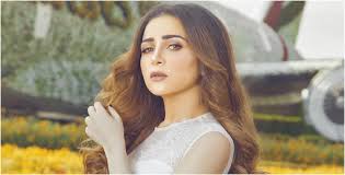 وروى عبد الله بن احمد وابن مردوية عن أبي انهم جمعوا القران في خلافة آبي بكر وكان رجال يكتبون فلما انتهوا إلى هذه الآية من سورة براءة ( ثم انصرفوا صرف الله قلوبهم بأنهم قوم لا يفقهون) ظنوا ان هذا آخر ما انزل من القران.فقال لهم أبي بن كعب: Ù…Ù†Ù‡Ù… Ø£Ø­Ù…Ø¯ Ø§Ù„Ø³Ø¹Ø¯Ù†ÙŠ ÙˆØ²ÙŠÙ†Ø© Ù†Ø¬ÙˆÙ… Ø§Ù„ÙÙ† ÙŠØ±Ø¯ ÙˆÙ† Ø¹Ù„Ù‰ Ù… Ù†ØªÙ‚Ø¯ÙŠ Ù…ÙŠ Ø¹Ø² Ø§Ù„Ø¯ÙŠÙ† ÙÙˆØ´ÙŠØ§