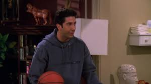 Ross geller es uno de los principales protagonistas de friends, fue interpretador por el actor david schwimmer durante las diez temporadas que se emitió la serie, y sin duda. Nike Hoodie Worn By David Schwimmer Ross Geller In Friends Season 9 Episode 17 The One With The Memorial Service 2003
