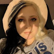 does anyone else get overly attached to authority figures especially if  they're super nice? i volunteer at a charity shop and i'm really attached  to the manager so much so that i'm