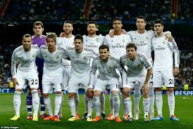 33 cm or 13 in eye color: Cristiano Ronaldo Tries To Add A Few Inches To His Height By Standing On Tip Toes For Real Madrid Photos Despite Being 6ft 1in Daily Mail Online