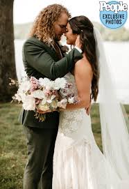Check out our breaking stories on hollywood's hottest stars! Hannah Ellis Marries Nick Wayne All The Details People Com