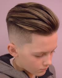Gaya ini bisa divariasikan dengan banyak model rambut, mulai dari man bun, crop cut, dan lainnya. 10 Rekomendasi Model Rambut Untuk Anak Laki Laki Terpopuler Keren Orami