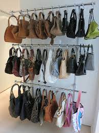 One of the most popular ways to store handbags is to hang them on the back of a door or a rack. Decorative And Functional Idea To Store Your Handbags Tasche Schrank Schlafzimmerorganisation Kleiderschrank Ideen