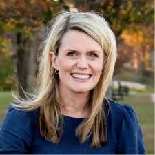 Thank you Sara Elliott for naming me among 8 inspiring #AkamaiWomen for  #internationalwomensday.