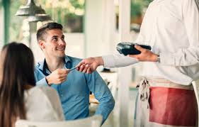 إتيكيت المطاعم وأصول التعامل اللبق قواعد هامة لكل رجل موقع سيدي