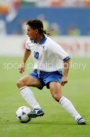 Though an enigmatic figure, the attacker almost carried his side to glory. World Cup 1994 Print Football Posters Roberto Baggio