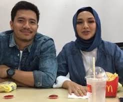 Nabil bersama dengan fattah amin dan nellofa , degar cerita neelofa ada terlepas cakap something , jom tengok. Fattah Amin Dan Neelofa Sertai 3biteschallenge