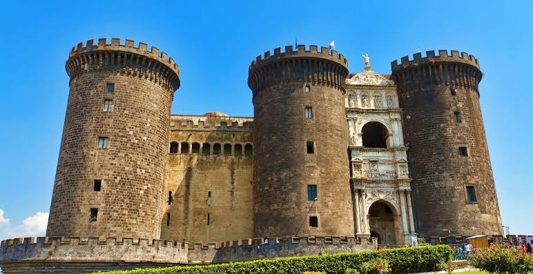 Realt&agrave; aumentata e arte: il Maschio Angioino ospita la Giornata del  Contemporaneo - DigitRadio-ItaliaNews
