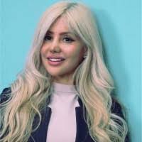 Miranda Holcomb's Instagram, Twitter & Facebook