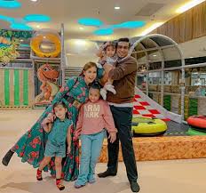 Izara aishah, zul ariffin, nur fazura, azad jasmin. Adoiii Dengar Nonstop Gelak Pak Azad Tak Pernah Tak Kelakor Berita Kopak Media